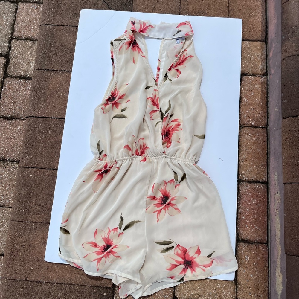 Flower Romper - Picture 2 of 5